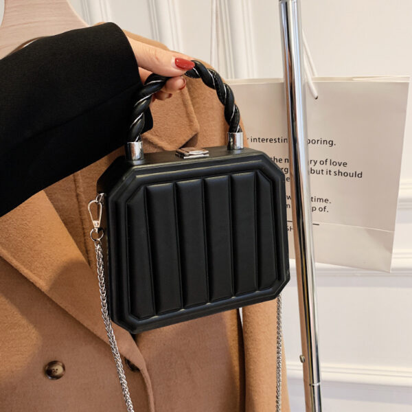 Fashion Messenger Bag With Large Capacity