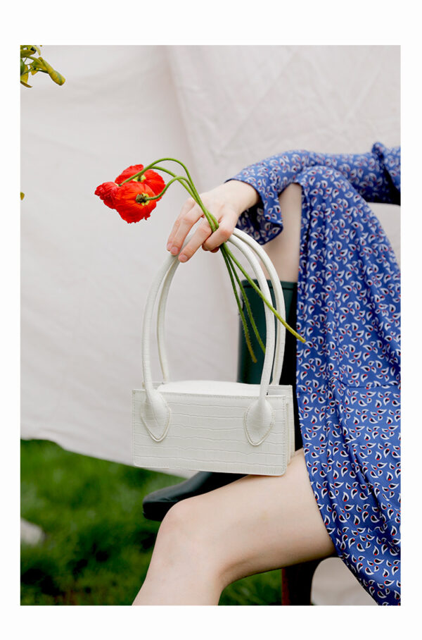 Niche Design Shoulder Bag Women's Leather Armpit Bag