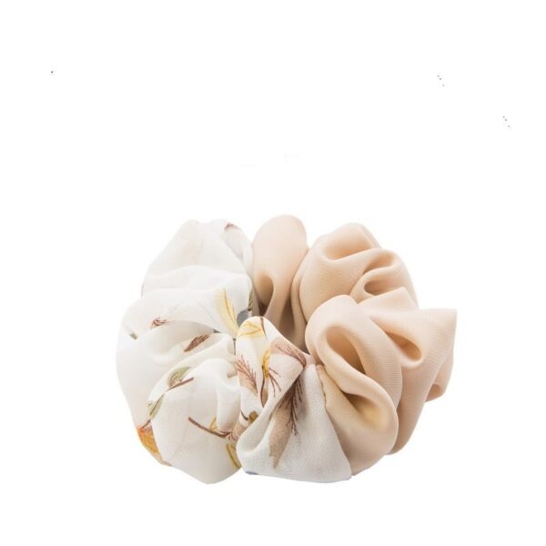 Headdress with lace band