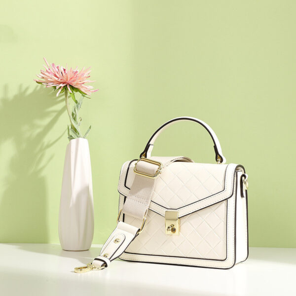 One-shoulder diamond crossbody bag