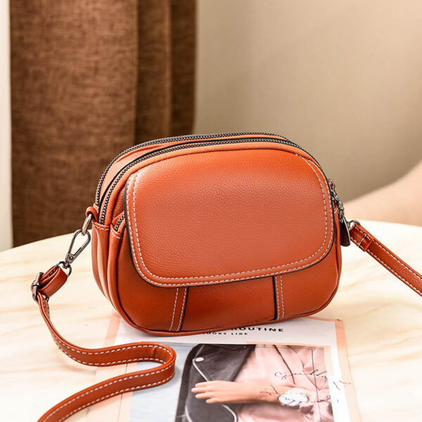 Retro wild one-shoulder small round bag