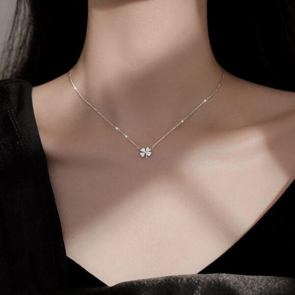 Women's Fashion Sterling Silver Clover Necklace
