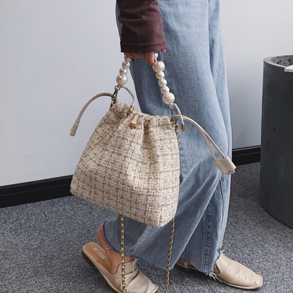 Pearl chain bag