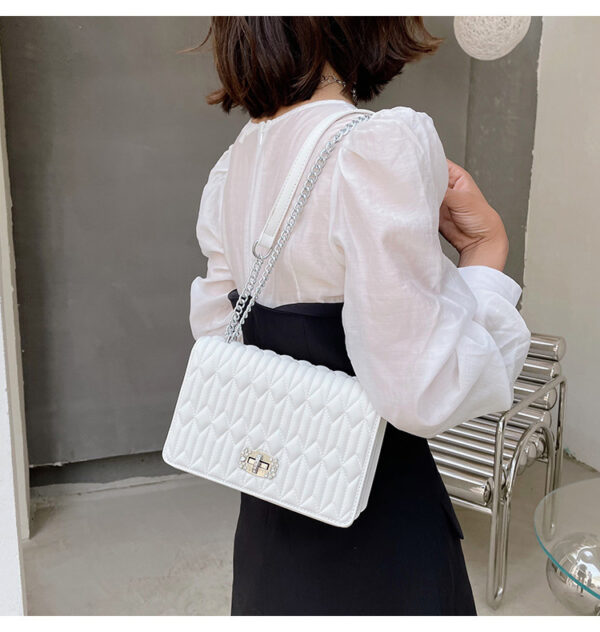 Embossed Women's Fashion Chain One Shoulder Messenger Bag