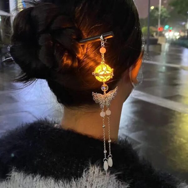 Women's Fashion Butterfly Tassel Luminous Hairpin