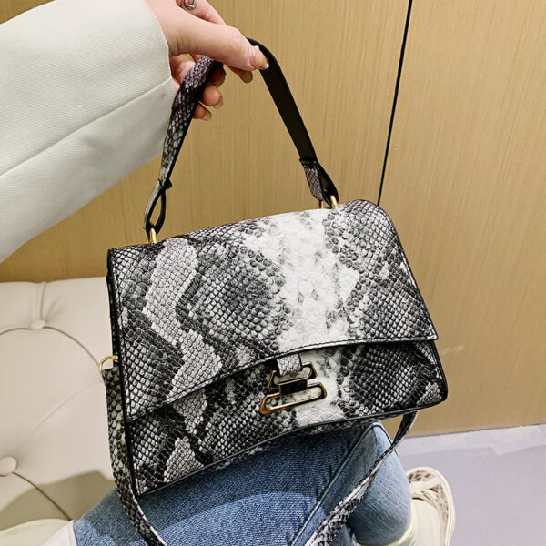 Women's Snake Pattern Gourd Lock Handbag One Shoulder Diagonal