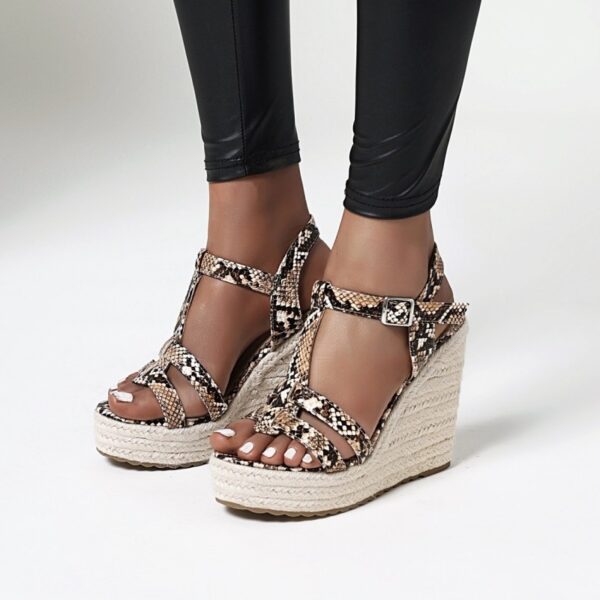 Large Size Snake Print Wedge Sandals Platform High Heel Buckle Women Summer New Ladies High Heel Sandals T4585